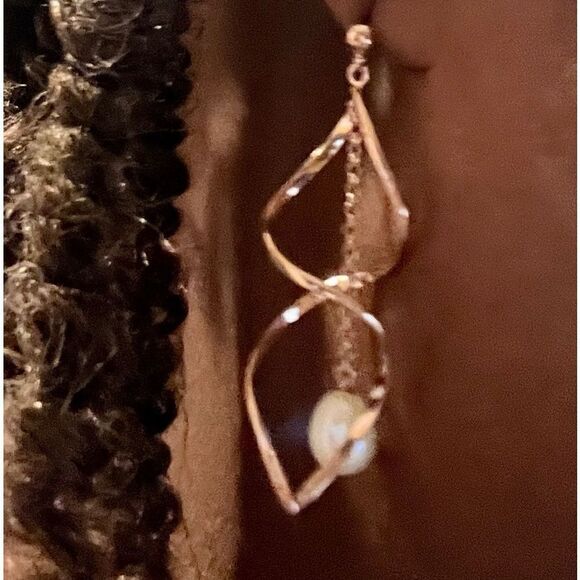 Sterling silver rose tone dangle teardrop earrings with pearls - Picture 4 of 4